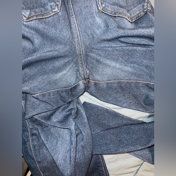 Denim Celebrity Gold Skinny Jeans in Queen Dark. Gently used. Size 10 - Picture 6 of 8